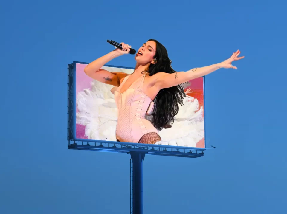 dualipa_latinad
