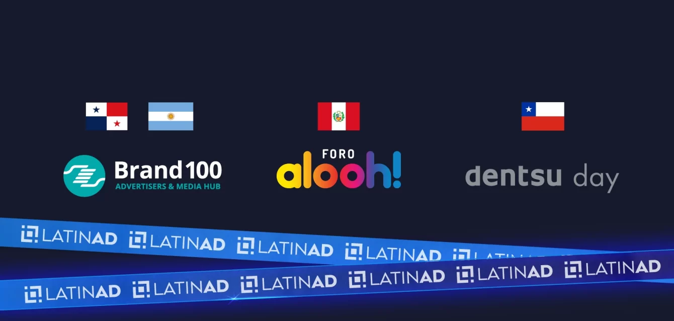 eventos Pantalla con el logo de aloOH y cintas de LatinAd en un evento de la industria