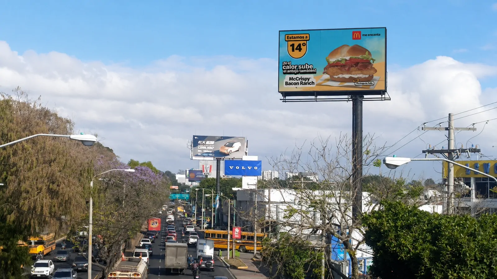 Cartel de McDonald's con clima parametrizable según la temperatura