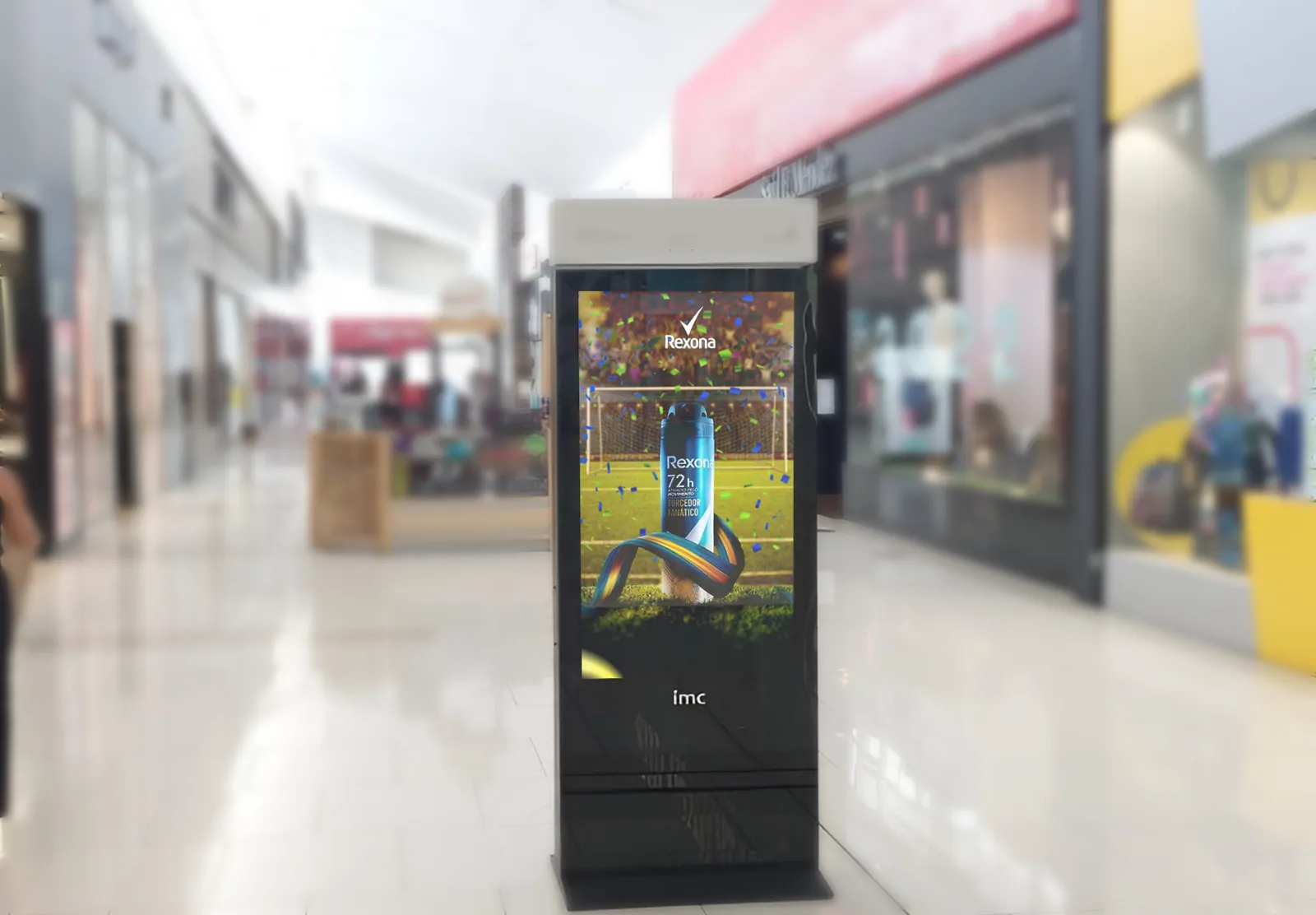 Tótem digital de Rexona en un centro comercial