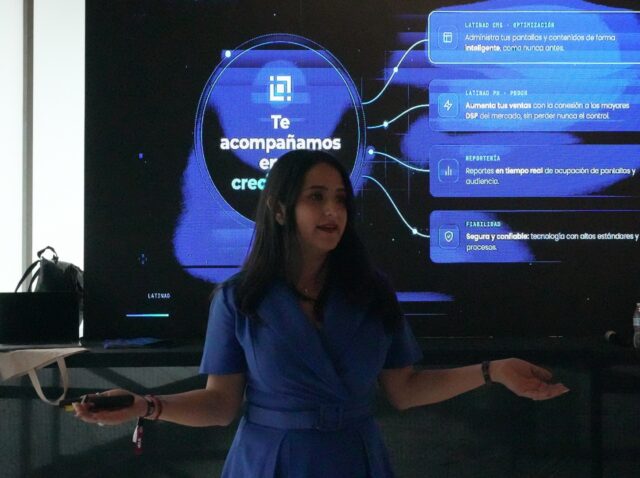 Sesión de LatinAd con media owners y agencias en el OOH Summit México 2026